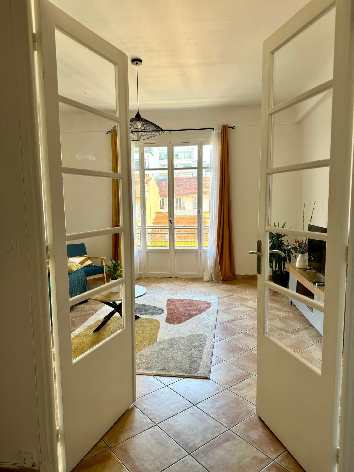 Appartement Grand A 5 Minutes De La Nice